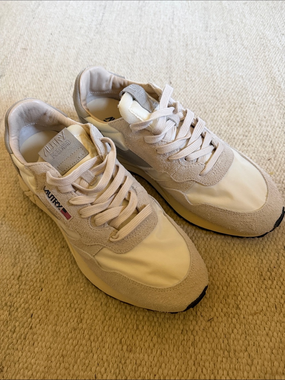 Autry Men’s Low-Profile Sneakers in Light Beige
